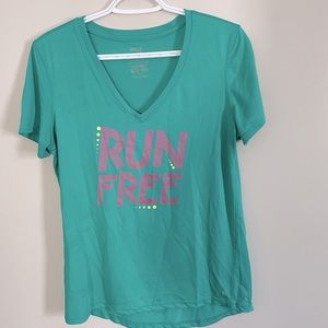 Danskin now run free workout shirt